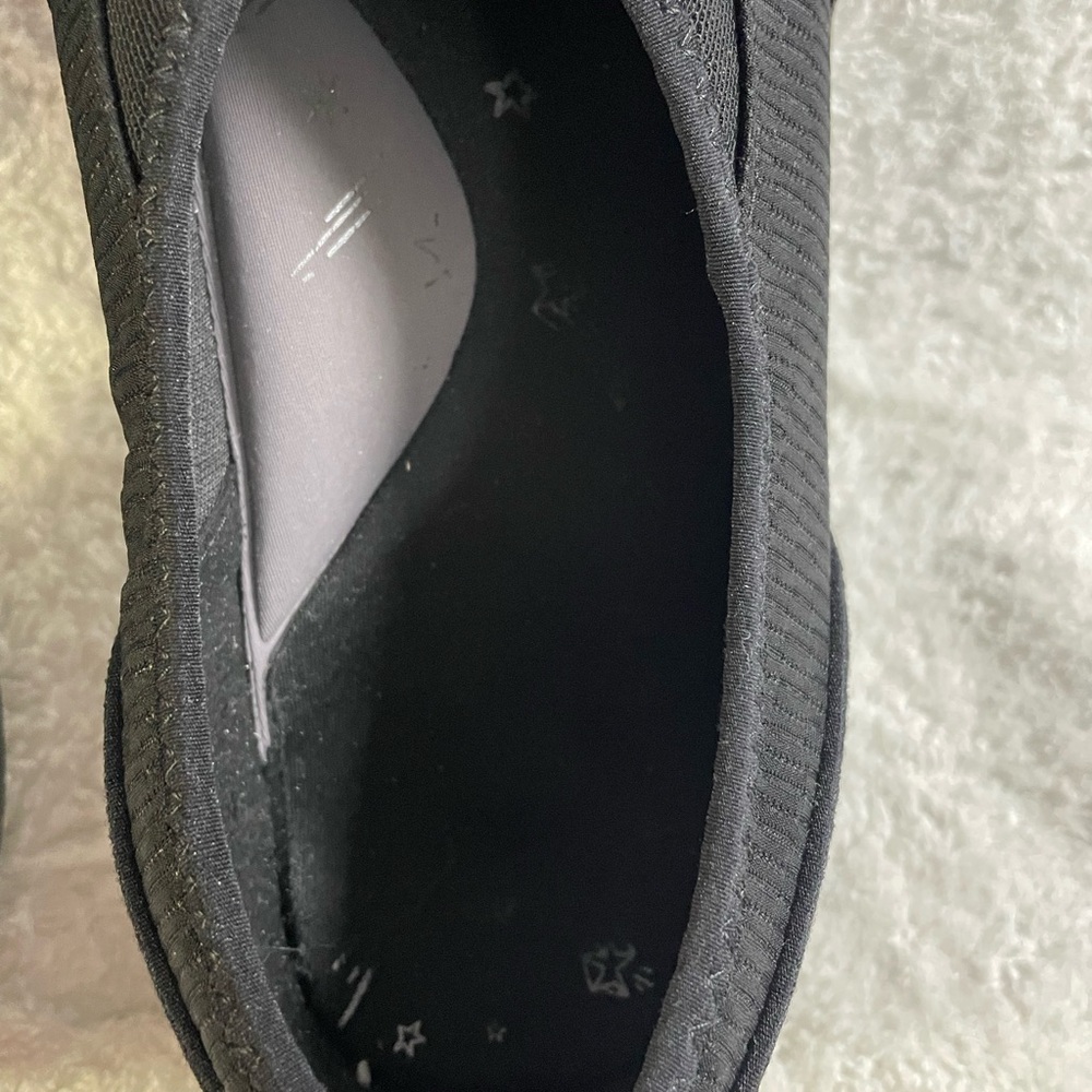 Bzees Black Flats with Gathered Detail - Picture 6 of 10